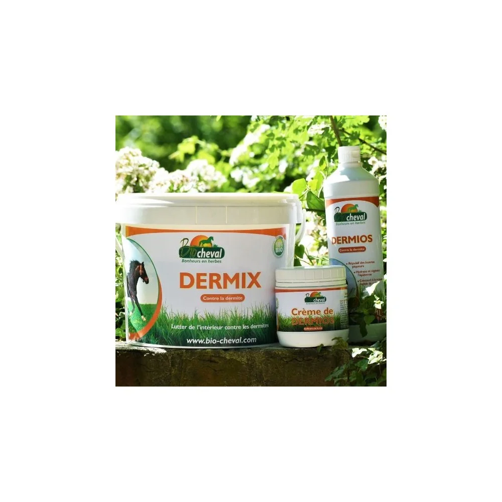 Large format pack for the treatment of dermatitis in horses